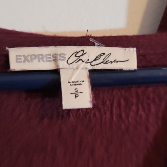 Express One Eleven Burgundy Cropped Hoodie Sweatshirt Sz Small Sporty Athleisure - Picture 6 of 10